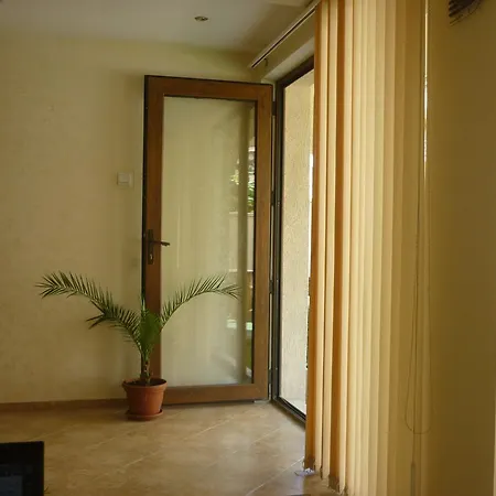 Pri Valyo Konukevi